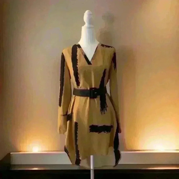 Tan/Black Dress - Picture 1 of 4